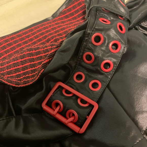 Black and red layered skirt with frills and lace - Picture 3 of 5